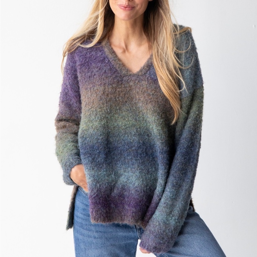 NATURAL LIFE snuggle up v neck sweater ombré hues blue green purple size medium